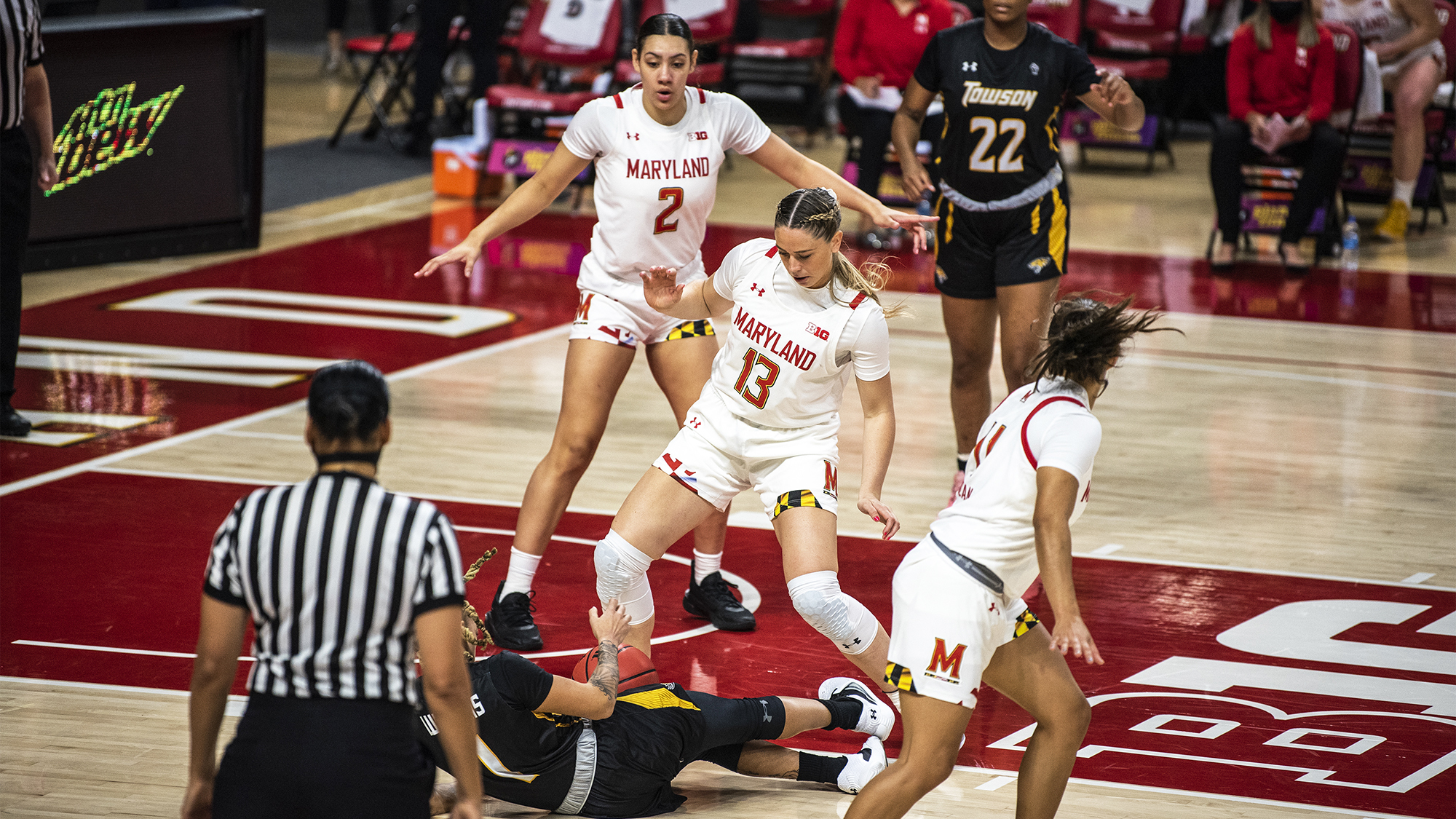 Women's Basketball: Angel Reese commits to Maryland