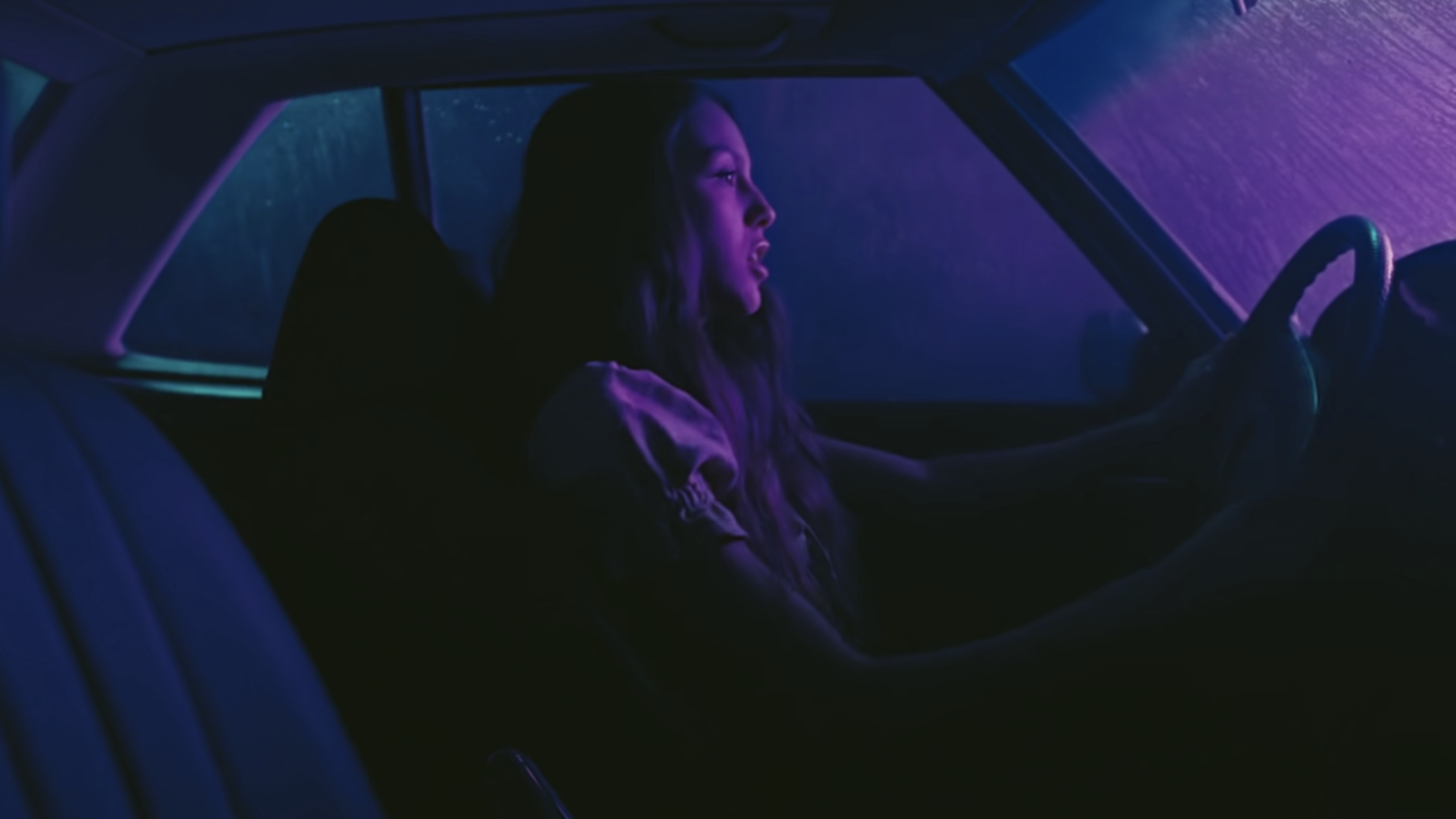 Review Olivia Rodrigo Dazzles With Debut Single Drivers License