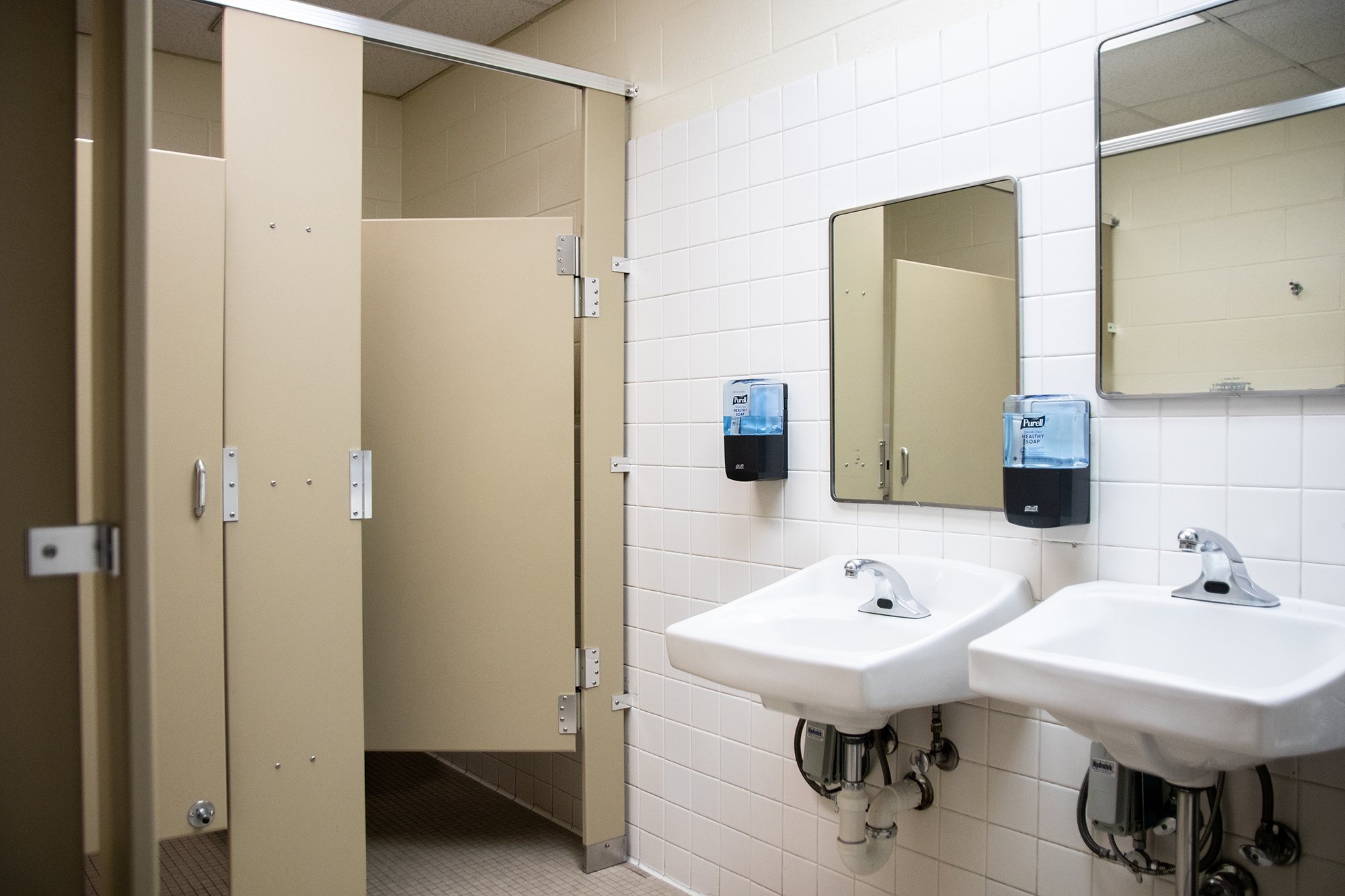 maryland code for bathroom over sink lighting