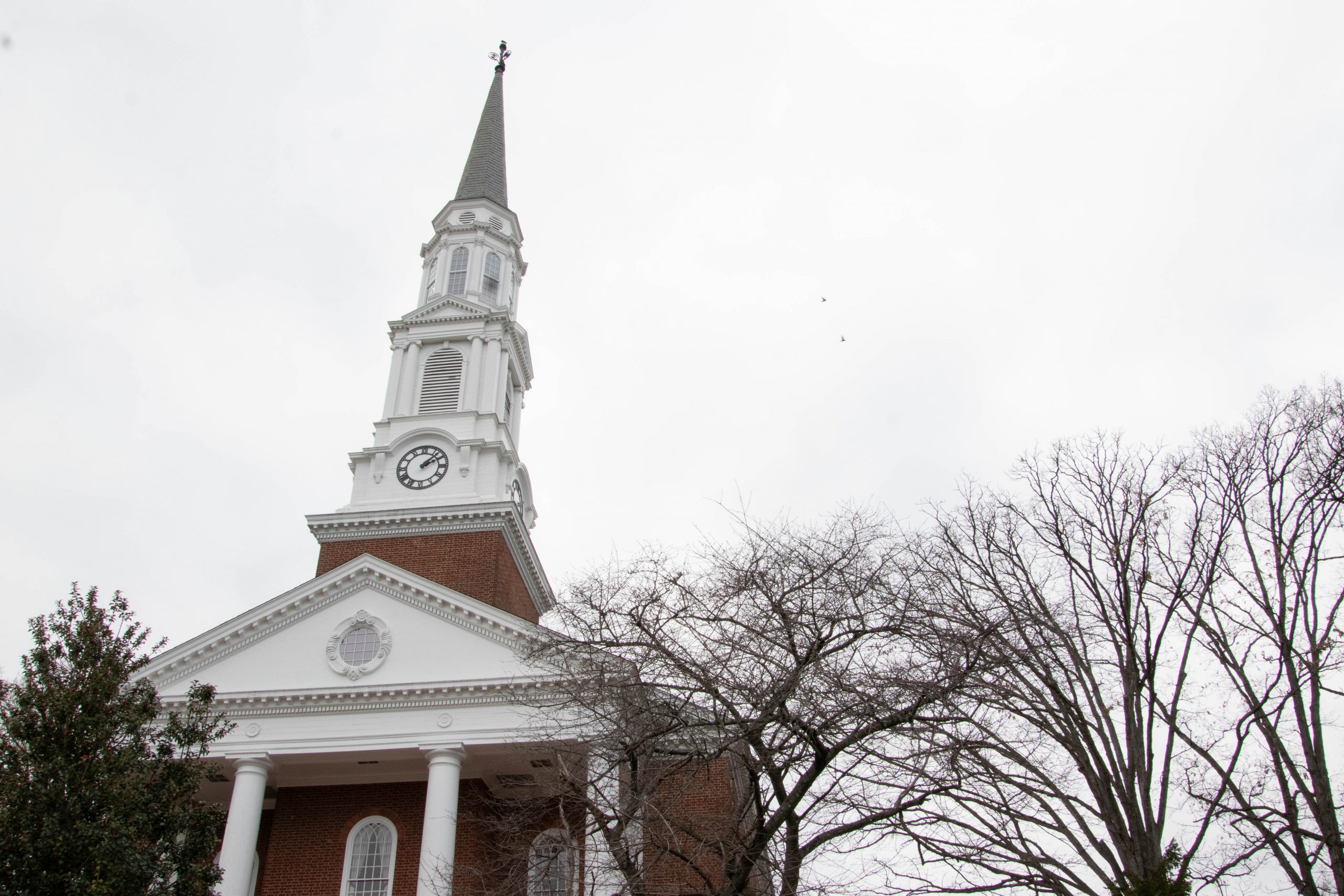 UMD a capella groups perform winter classics, hymns in Memorial Chapel concert