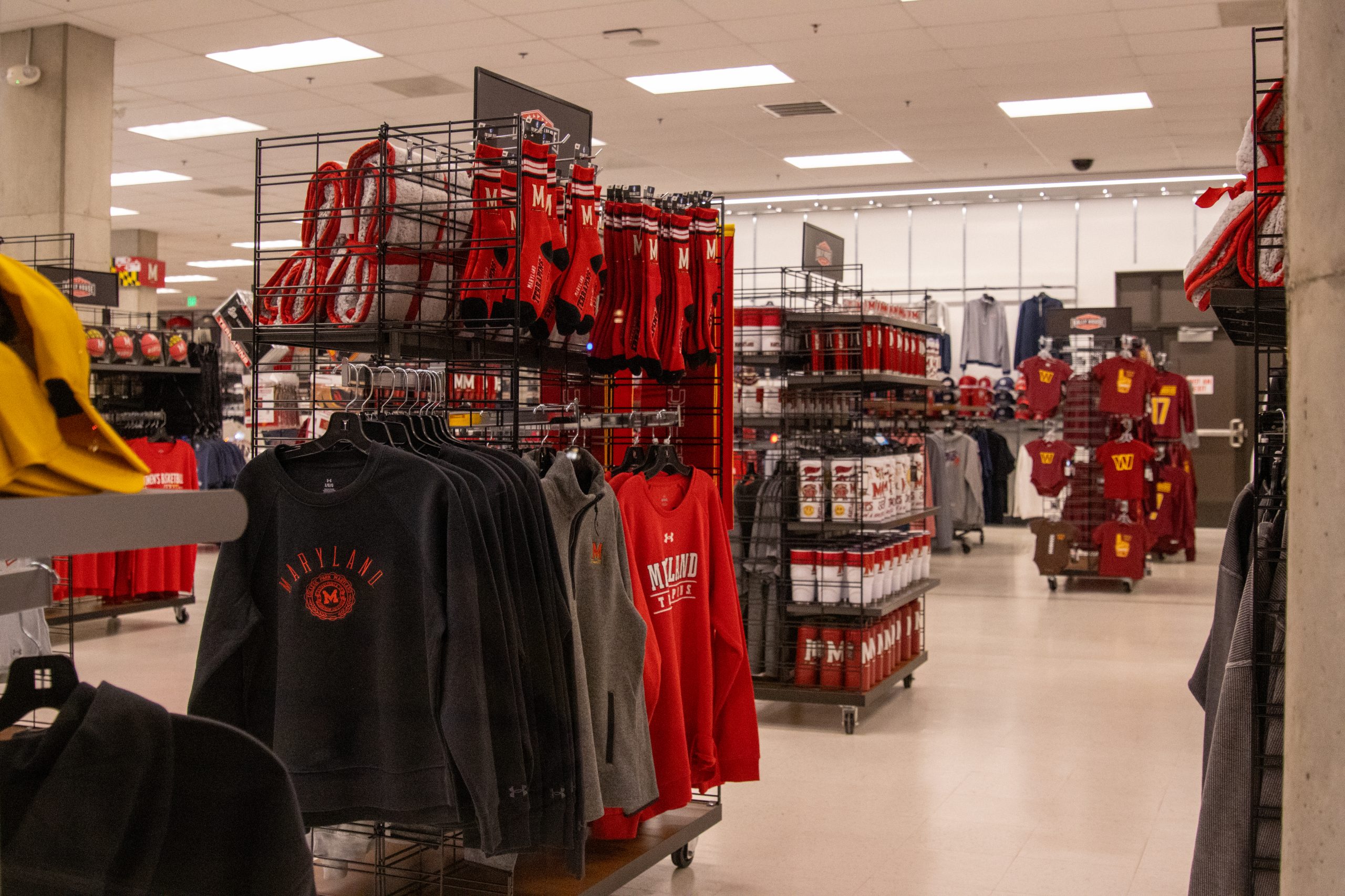 Clearance sports apparel shop Store Black Friday